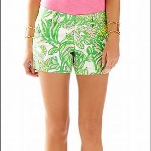 *Rare find! Lilly Pulitzer “Seeking Pink Elephants” print Callahan short